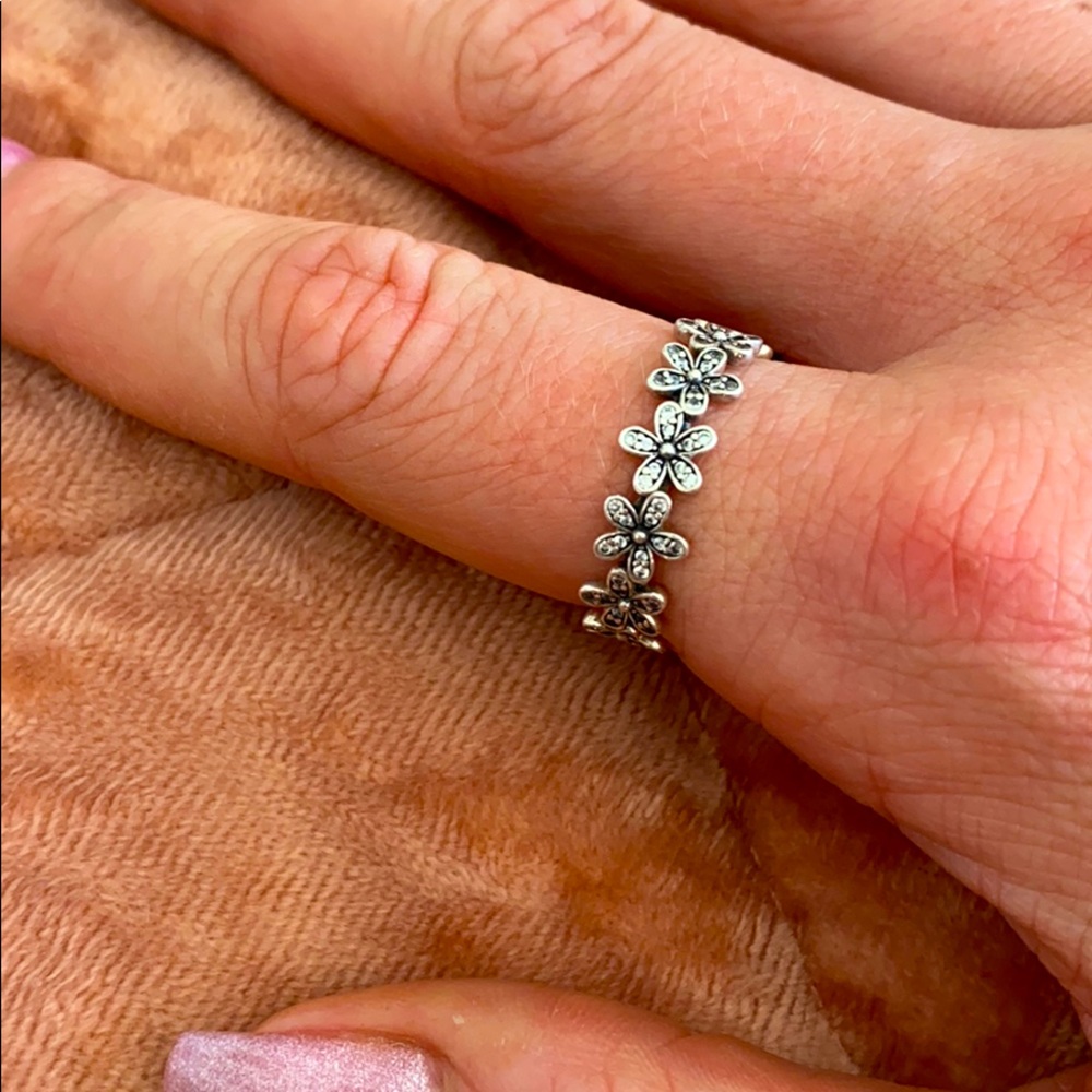 Pandora ring size 8 1/2”
